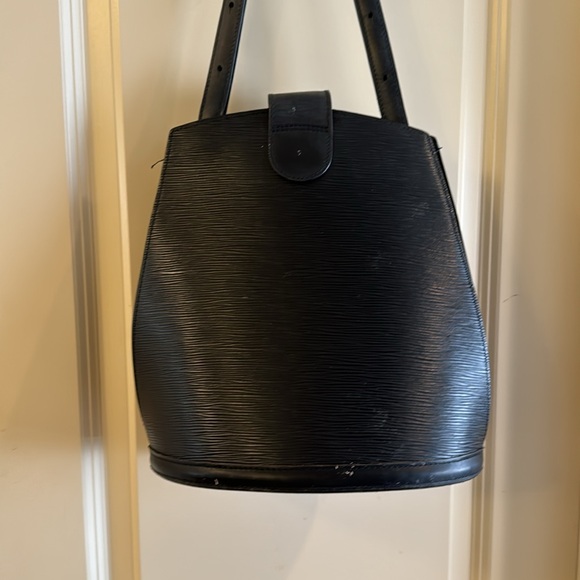 💕Authentic Louis Vuitton Cluny - Picture 11 of 15